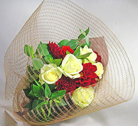 バラとダリヤの花束